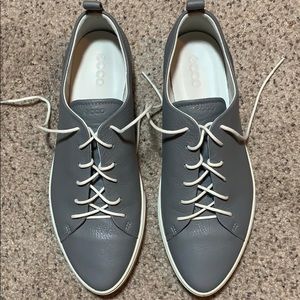 Gray Ecco’s